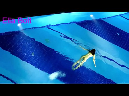❤️ Nu mă pot opri din privit, tânără blondă surprinsă înotând goală în piscina stațiunii ELLA BOLT ❤️  at ro.f150pulse.top ❌️