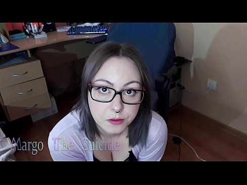 ❤️ Fata sexy cu ochelari suge adânc Dildo în fața camerei de filmat ❤️  at ro.f150pulse.top ❌️